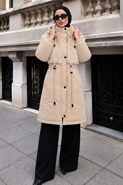Tesettür Dünyası Nova Coat with Fur Detail on the Front Tsd260341 Beige