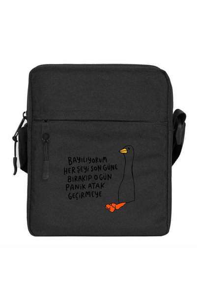 CrowsGate Last Day Panic Horse Shoulder Bag Black Color