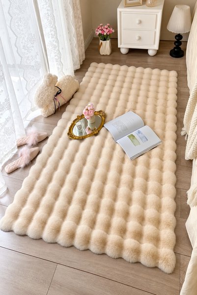 Fluffle Tavşan Tüyü Ultra Yumuşak Bej Renk Kaymaz Taban Yıkanabilir Peluş Halı