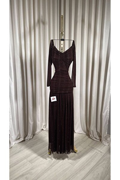 Boutique 219 الكلمات المفتاحية: فستان سهرة، بني داكن، طويل، أكمام طويلة، بليس...