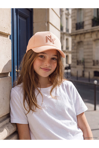 LC Waikiki Nevavm Pink Gabardine Embroidered Girls' Cap Hat with a Difference