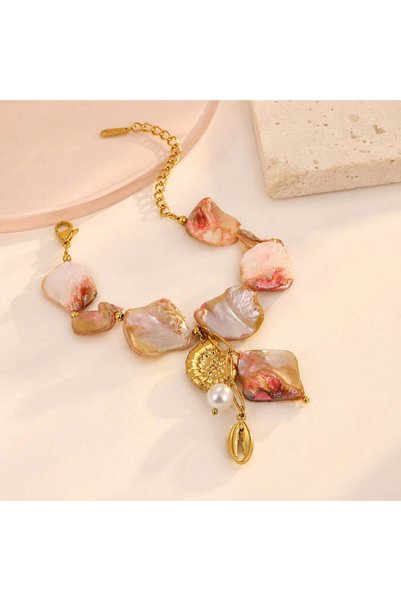 BLOOMY Shell Flare Necklace