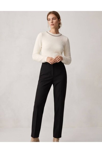 Trend Kapında Women's Stylish Knit Sweater with Stone Embellishments on the Collar and Soft Texture