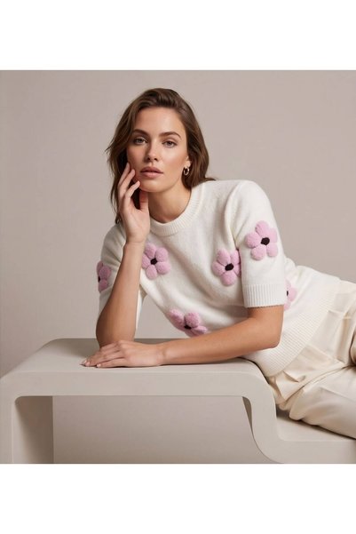 Trend Kapında Women's Floral Appliqué Detailed Short Sleeve Knit Sweater