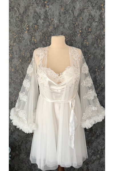 Loviana belle Embroidered Rose Detailed 2-Piece Short Dressing Gown and Nightgown Set in Satin Box