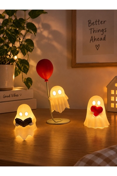 Balon tutan ghost figür kalp tutan kitap okuyan 3’ lü hayalet figür