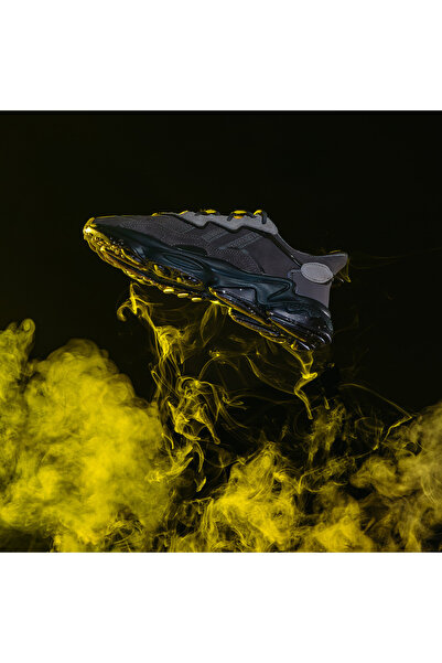 adidas OZWEEGO