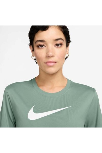 Nike تي شيرت تدريب نسائي _ FQ4975-006