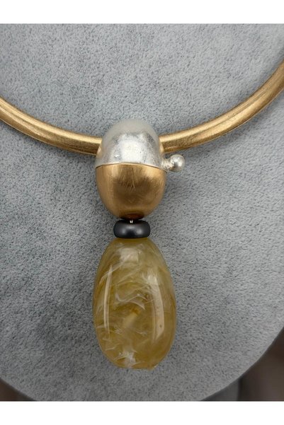 ZS Aksesuar Gold Color Thick Ring Choker Necklace with Silver Detail and Yellow Marble Pattern, Modern Women's Necklace with Drop End