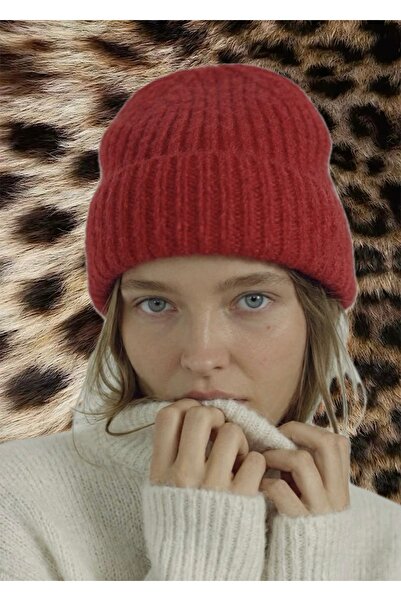 KİLİGİSTANBUL Red Ultra Soft Textured Beanie