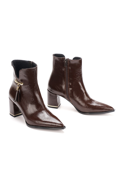 DYG STORE Accessories: Tasseled Thick Heeled Pointed Toe Women's Boots