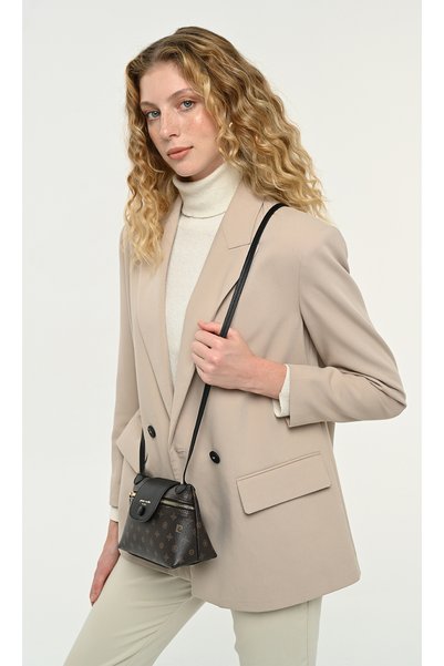 Pierre Cardin 05PC26K10225-MN حقيبة نسائية بنية اللون بتصميم مونوغرام