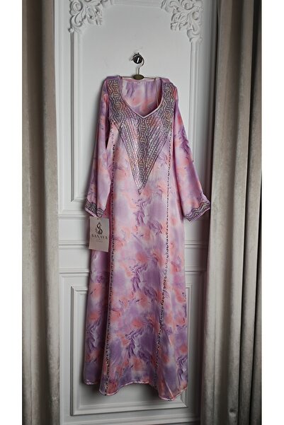 SANAYAS Traditional Emirati Thobe Designed with Premium Silk Fabric