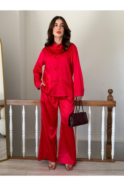 the baleria بدلة صينية من الساتان بأزرار
