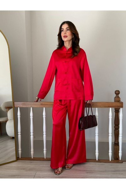 the baleria بدلة صينية من الساتان بأزرار