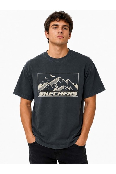 SKECHERS تي شيرت M Relax Fit Adventure Crewneck S2620111 للرجال باللون الرمادي