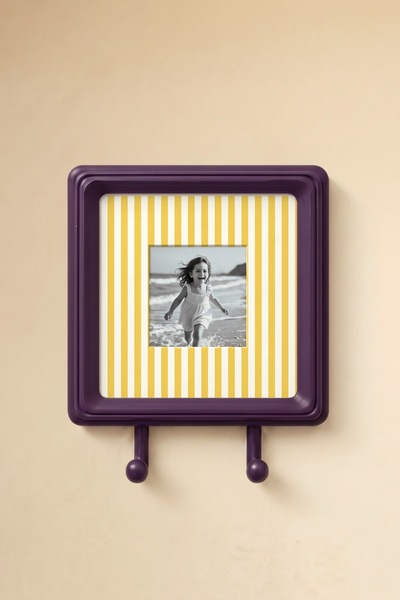 Pocket People Decorative Photo Framed Key Hanger – Wall Mounted Key Hanger, Entryway Organizer 17X17 cm