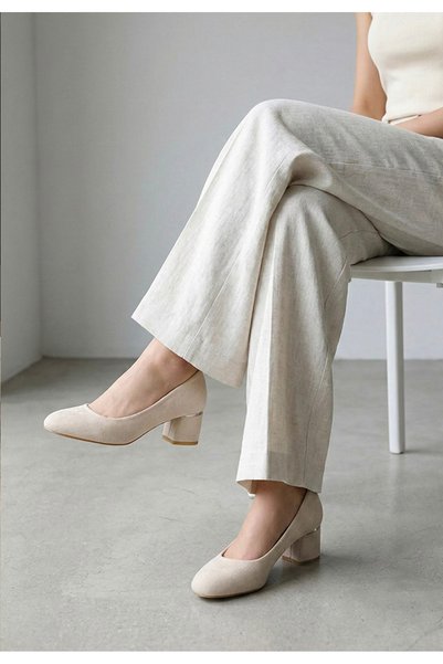 B T Shoes Pantofi cu toc gros bej Cabrilia