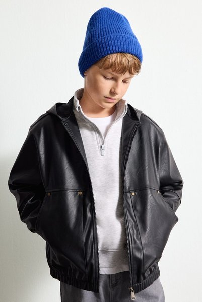 DeFacto Kunstlederjacke mit Kapuze und Reißverschlusstaschen für Jungen G9538...