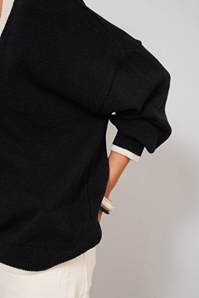 Nisan Contrast Color V-Neck Tricot Sweater Black-Raw Ecru