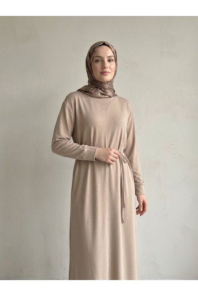 Lunsera Store فستان بيك بتفاصيل أمامية مميزة - بيج