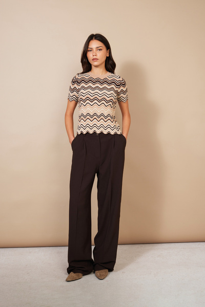 Nisan Pulover tricotat cu mânecă scurtă, cu model zigzag, cu guler rotund, camel.