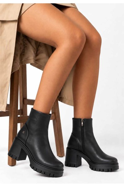 Dila Shoes حذاء نسائي من Leravya بكعب سميك وسحاب نصف طول
