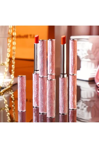 LIPSTICK Gift Set, a 4-piece matte thin-tube and makeup gift box shaped like ...