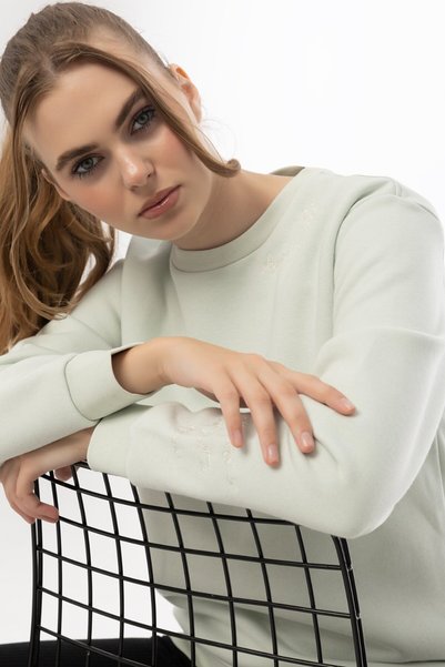 QUHOX Kadın Siyah Mint 2’li Şardonlu Nakışlı Sweatshirt Seti