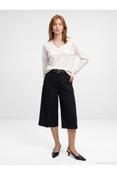 Dilvin V-Neck Wool Blend Sweater