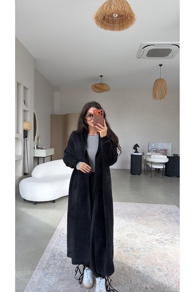 Buket Teke Siyah Maxi Massi Sakallı Yumoş Hırka