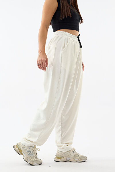 COCOPELLI Pantaloni de damă jogger albi plisați din catifea COC3629