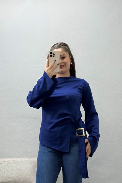 BELENDİR بلوزة نسائية بتفاصيل مشبك وأكمام كيمونو باللون النيلي