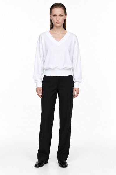 HAKKE V neck crop fit sweatshirt