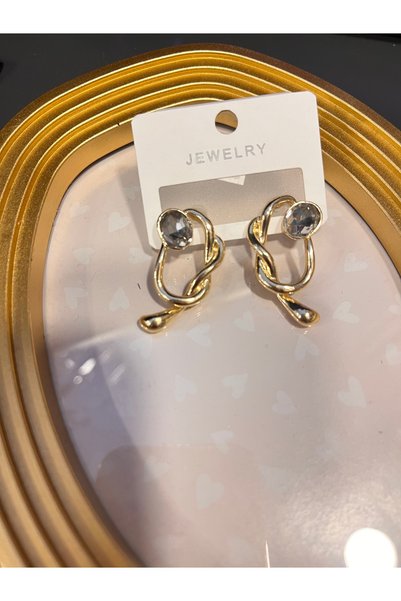 gozdeasutayaccessory أقراط ذهبية مرصعة بالأحجار
