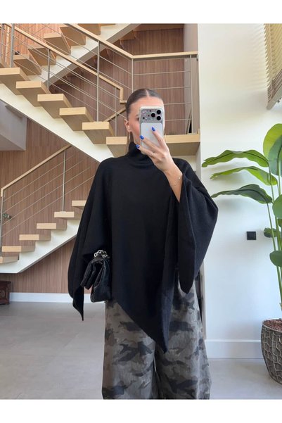 BB Bensu Buyruk Knitted Knitted Poncho