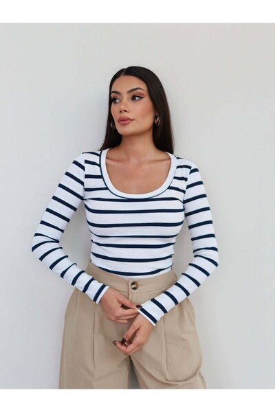 ESRAHELVACI Ribbed U-Neck Blouse