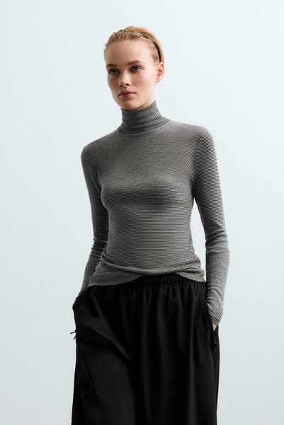 Oysho Yüksek yakalı çizgili base layer t-shirt
