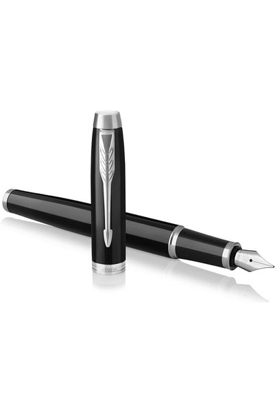 Parker قلم حبر IM، طلاء أسود مع حواف من الكروم، رأس رفيع مع خرطوشة حبر زرقاء ...