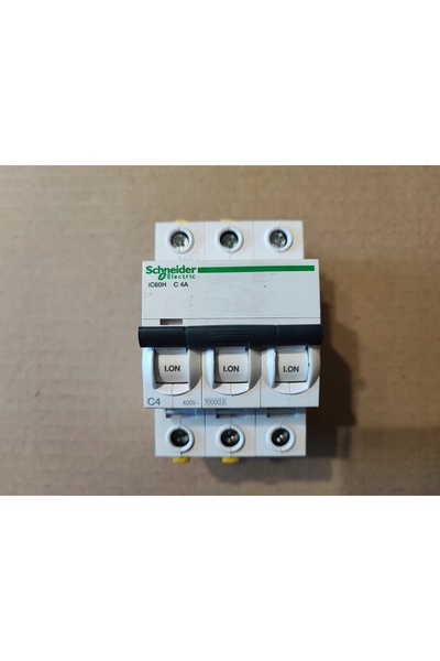 Schneider Electric IC60H 3P 4A C WYŁ.NADPR