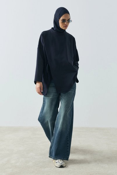 QANU Elva Slit T-Shirt Navy Blue