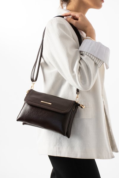 çkn sedat çakan çanta & fular & aksesuar Women's Multi-Compartment Soft Crossbody Shoulder Bag with Snap Closure
