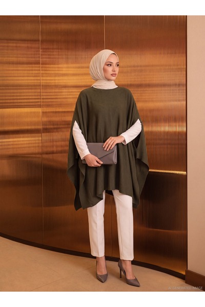 Modanurseda Asimetrik Kesim Oversize Tesettür Triko Panço
