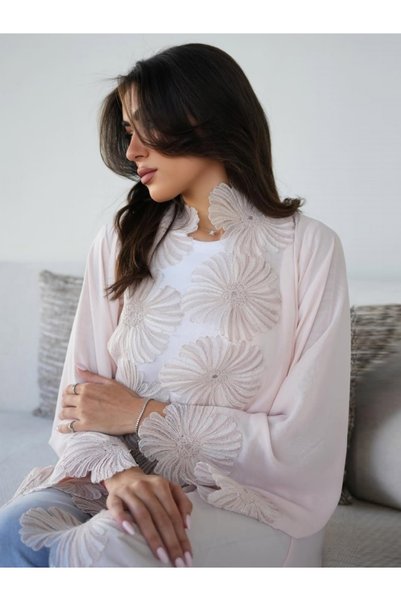 Noon Noora Elegant Floral Appliqué Robe Abaya Cardigan