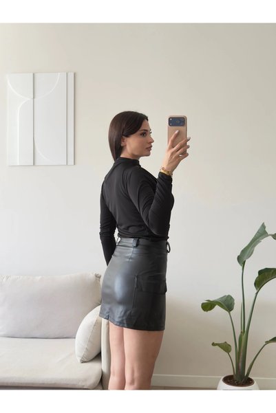Zoom Butik Drapeli Dik Yaka Bluz - SİYAH