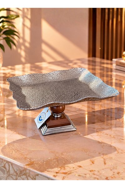 Deluxe صحن تقديم أستيل فاخر لون فضي نيكل محبب شكل مربع بقاعدة خشب