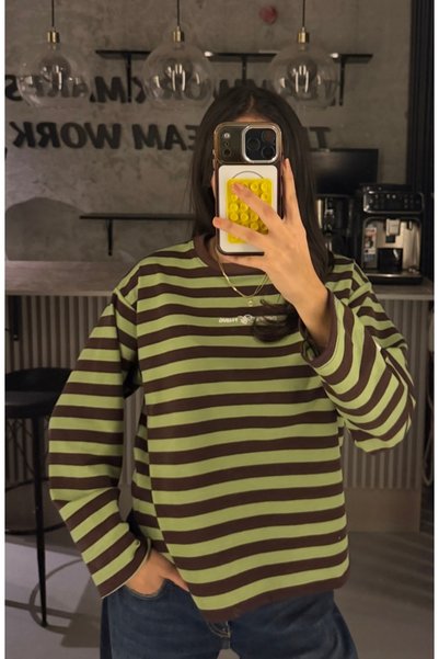 VIORA FASHION Sweatshirt with Stripes and Embroidery, Zero Collar
