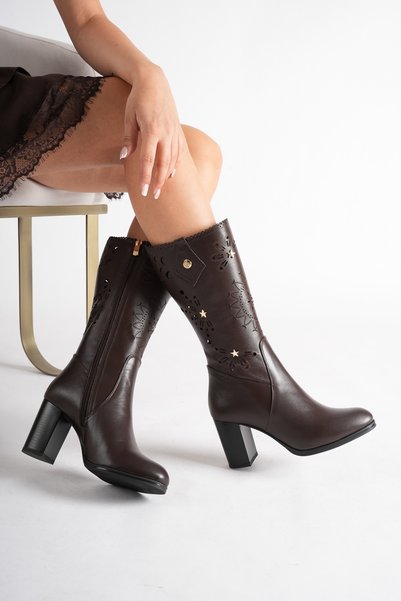 ANALİN SHOES حذاء نسائي بكعب عالٍ من الجلد الطبيعي مع تفاصيل مقطوعة بالليزر -...