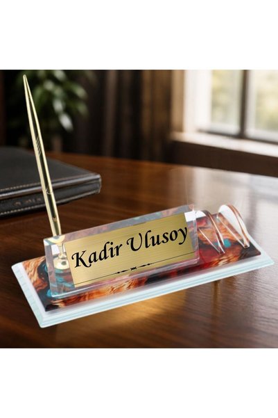 Hediye Vakti Kişiye Özel İsimli Cam Masa İsimliği - Gold Metal Plakalı Minimalist Kalemli Ofis İsimlik Seti