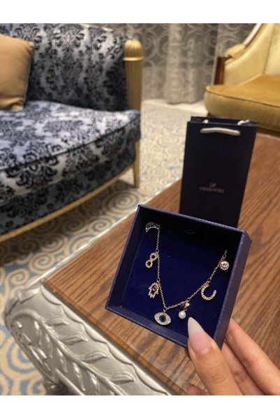 unbrand سلسال انيق مع جميع ملحقاتها